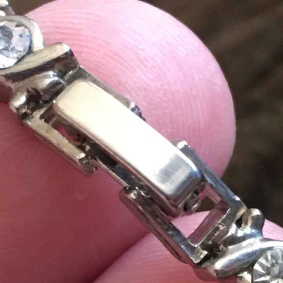 Vintage silver tone clear rhinestone link bracelet - Picture 7 of 8